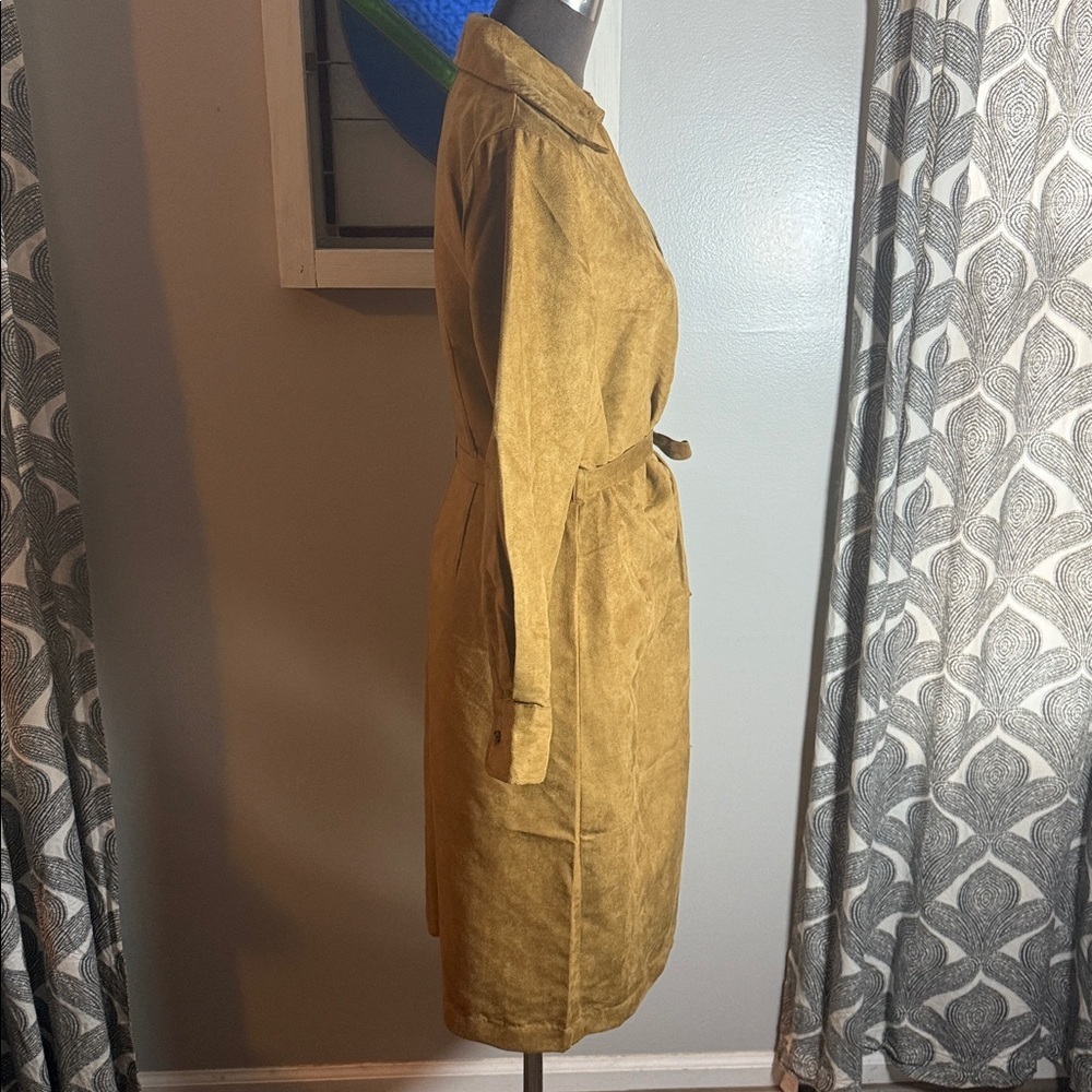 Banana Republic Vegan Suede Belted Wrap Dress in a tan color SZ 10 - Picture 7 of 9